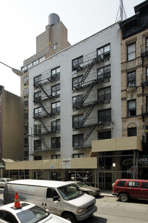 214-216 E 29th St in New York, NY - Building Photo