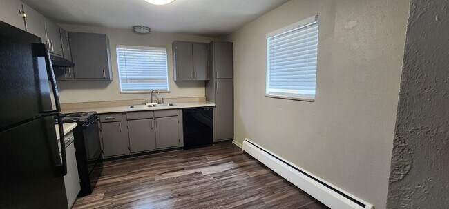 7095 W 13th Ave in Lakewood, CO - Building Photo - Building Photo
