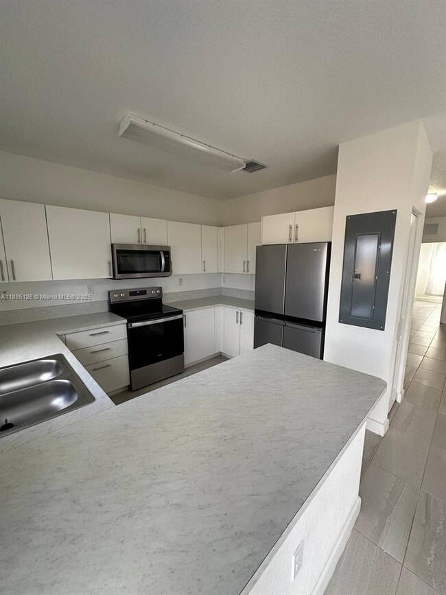 1238 NW 4th Ln in Florida City, FL - Building Photo - Building Photo