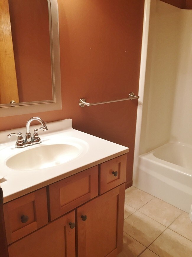 205 Plum St in Red Wing, MN - Building Photo - Building Photo