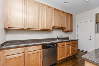 3453 N Wolcott Ave, Unit 3 in Chicago, IL - Foto de edificio - Building Photo