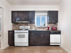 45-45-4159 159th St in Queens, NY - Foto de edificio - Building Photo