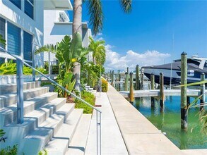 51 N Shore Dr-Unit -51 N Shore Dr unit 51 (A11770894) in Miami Beach, FL - Foto de edificio - Building Photo