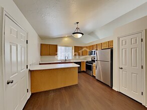 1893 N 2475 W in Clinton, UT - Building Photo - Building Photo