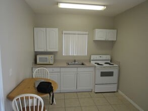 627 Orchid Dr-Unit -LO in Davenport, FL - Foto de edificio - Building Photo