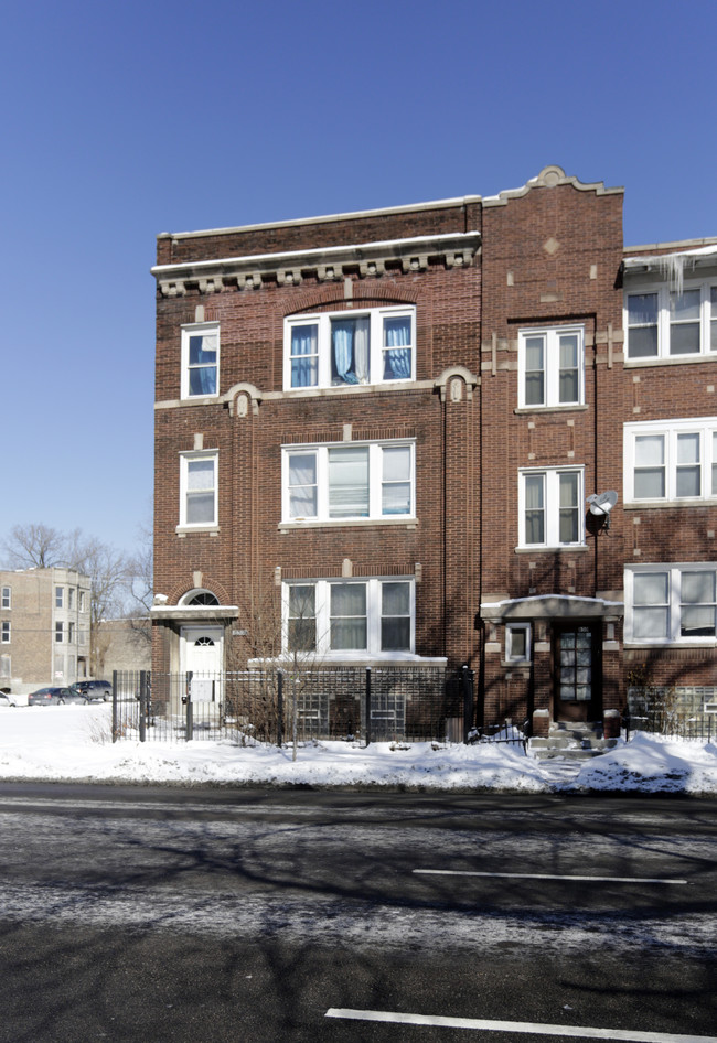 652 W 55th St in Chicago, IL - Building Photo - Building Photo