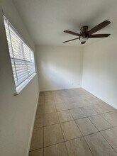 5179 Pat Pl in West Palm Beach, FL - Foto de edificio - Building Photo