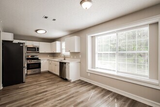 355 Emerald Trce in Jonesboro, GA - Building Photo - Building Photo