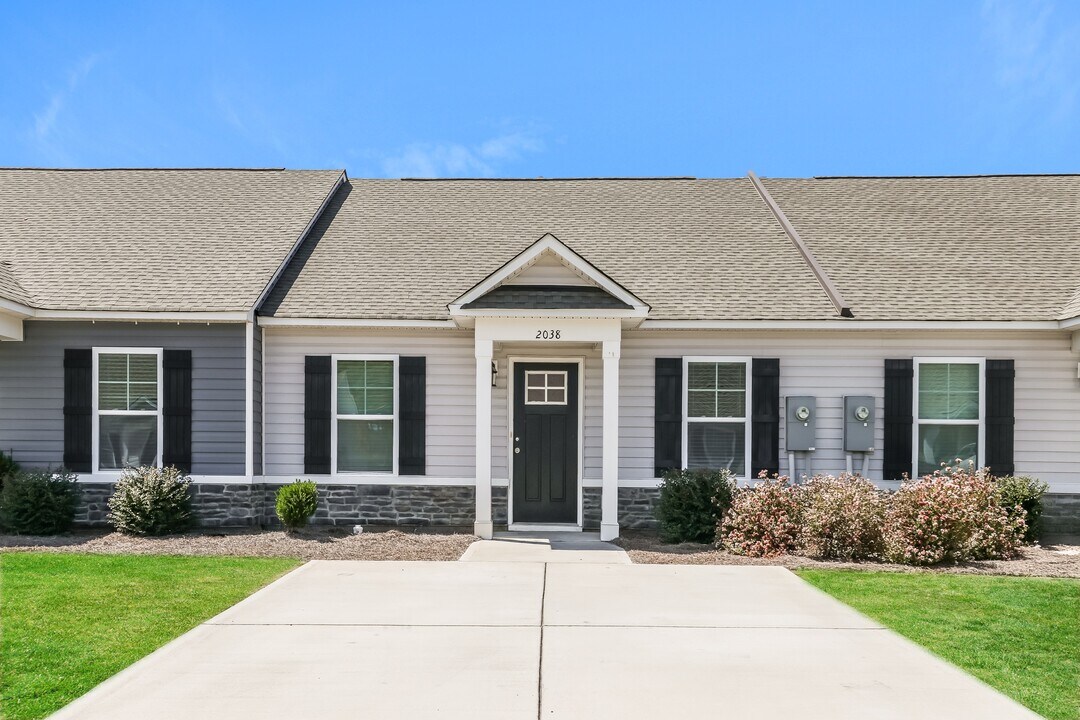 2038 Catlet Ct in Aiken, SC - Foto de edificio