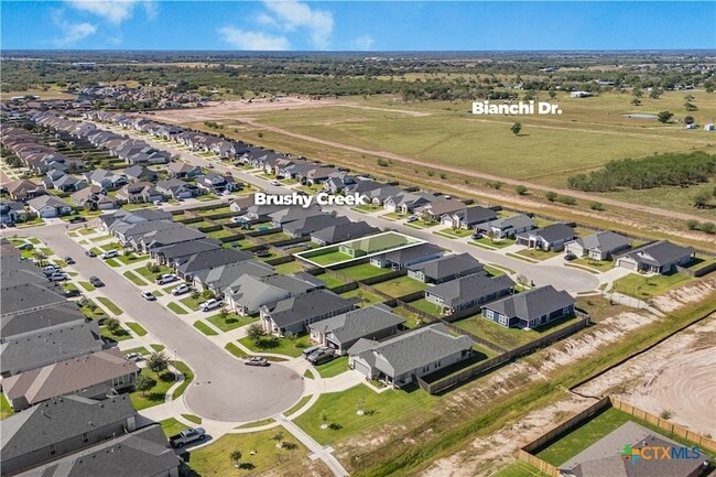 412 Brushy Creek in Victoria, TX - Building Photo - Building Photo