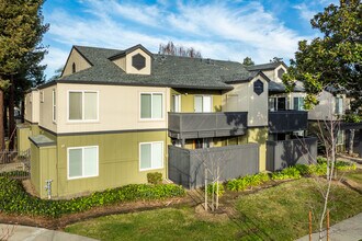 Regency Square Apartments in Fremont, CA - Foto de edificio - Building Photo
