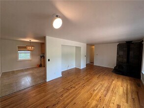 700 E Edna St in Fayetteville, AR - Foto de edificio - Building Photo