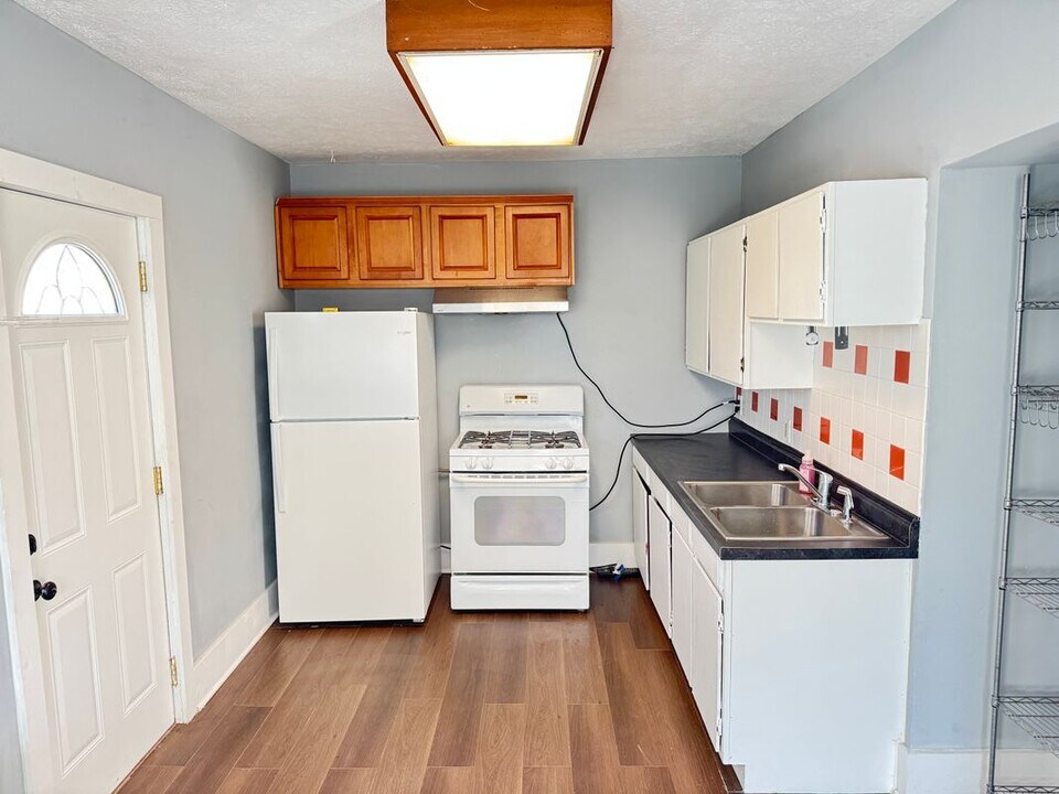 7722 Park Dr, Unit 01-174 in Ralston, NE - Building Photo