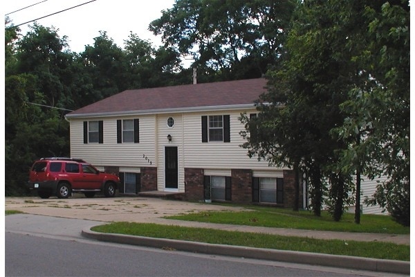 2099 Vienna Rd