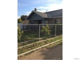 5250-5290 Golden Ave in Riverside, CA - Building Photo