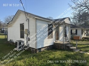 807 W 51st St in North Little Rock, AR - Building Photo - Building Photo