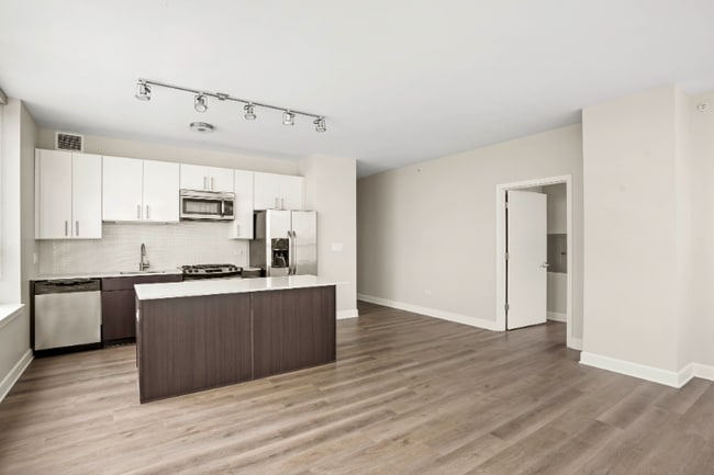 771 W Adams St in Chicago, IL - Building Photo - Building Photo