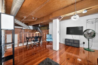 227 Iron St in Detroit, MI - Foto de edificio - Building Photo