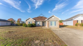 6117 Crossbow Dr in Columbus, GA - Foto de edificio - Building Photo