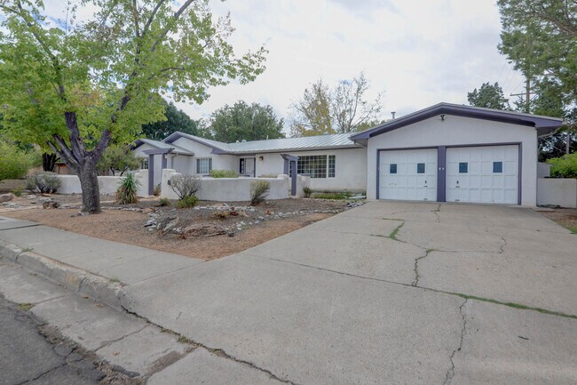 3334 Linda Vista Ave SE in Albuquerque, NM - Building Photo - Building Photo