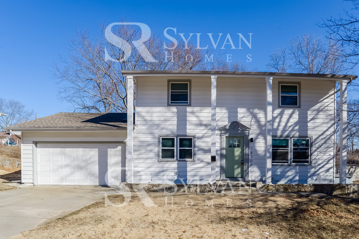 16700 E 31st St S in Independence, MO - Building Photo