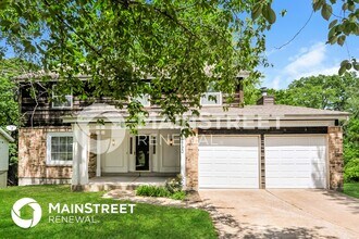 12720 Coachlight Square Dr in Florissant, MO - Building Photo - Building Photo