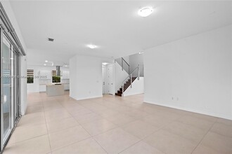10067 NW 75th Terrace in Doral, FL - Building Photo - Building Photo