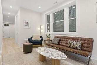 2126 W Thomas St in Chicago, IL - Building Photo - Building Photo