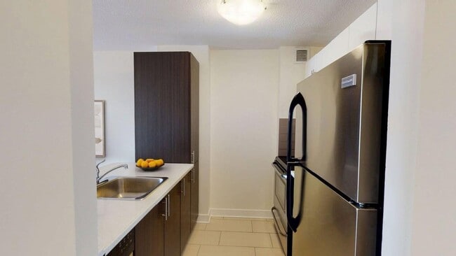 Avalon Park in Ottawa, ON - Building Photo - Building Photo