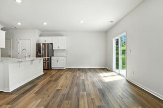 1359 37th Ave Lane NE in Hickory, NC - Building Photo - Building Photo