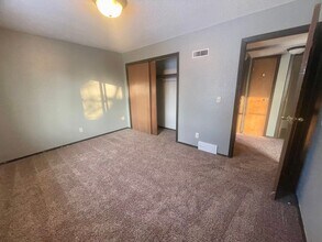 3108 Sycamore Terrace in Sioux City, IA - Foto de edificio - Building Photo