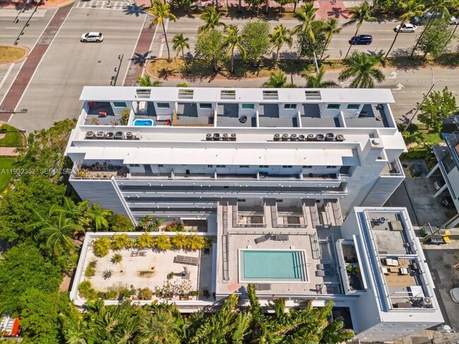 421 Meridian Ave, Unit 19 in Miami Beach, FL - Building Photo - Building Photo