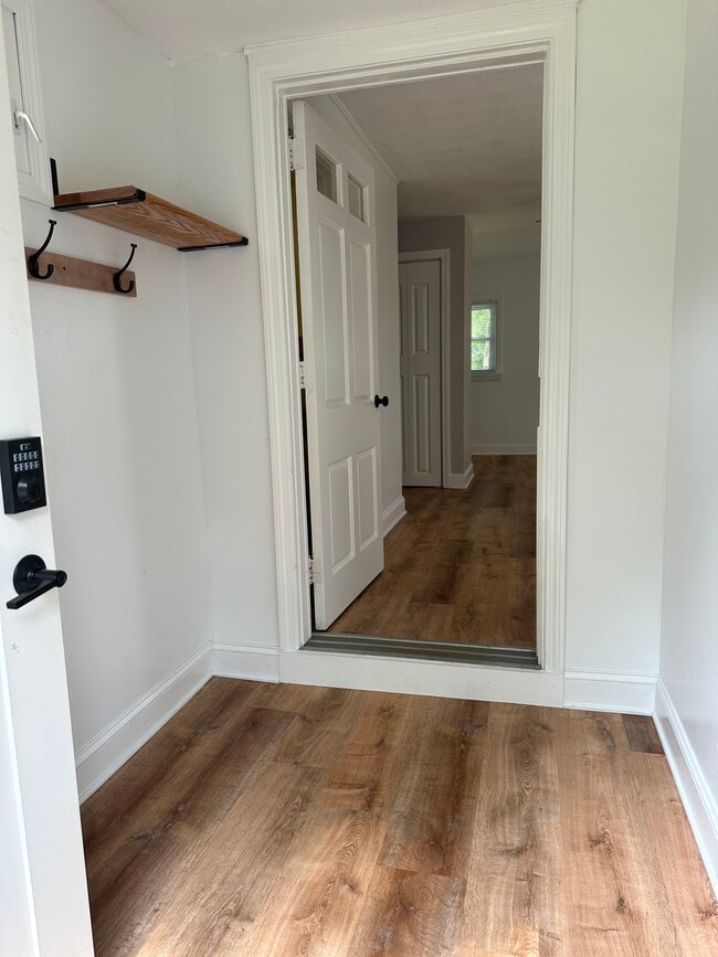 50 Clear Lake Manor Rd in North Branford, CT - Building Photo - Building Photo