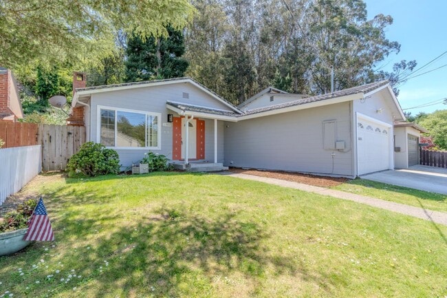 1384 Rosita Rd in Pacifica, CA - Building Photo - Building Photo