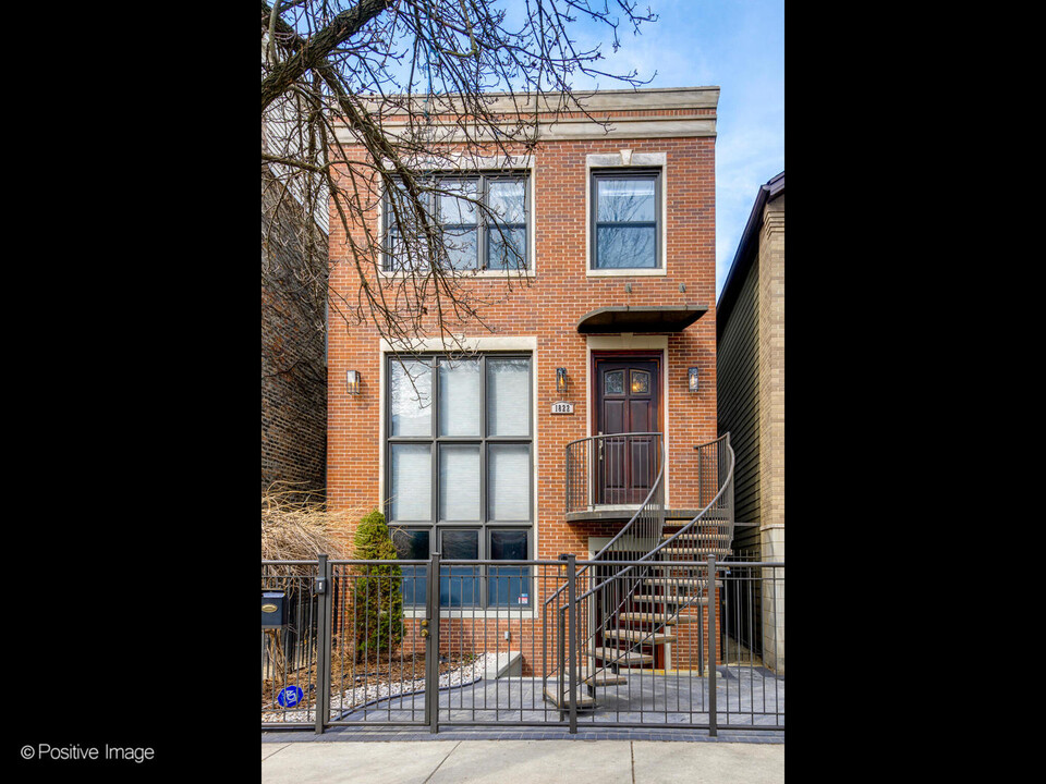 1822 W Erie St in Chicago, IL - Building Photo