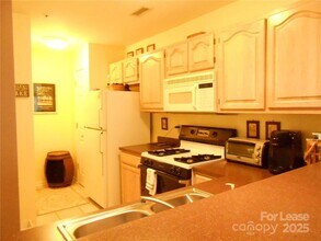 763 Southwest Dr in Davidson, NC - Building Photo - Building Photo
