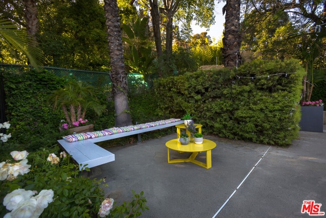 774 N Kenter Ave in Los Angeles, CA - Building Photo - Building Photo