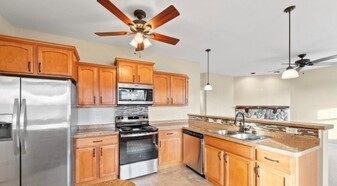 699 W Dekora St, Unit G in Saukville, WI - Building Photo