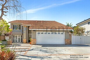 Unit in Cerritos, CA - Building Photo