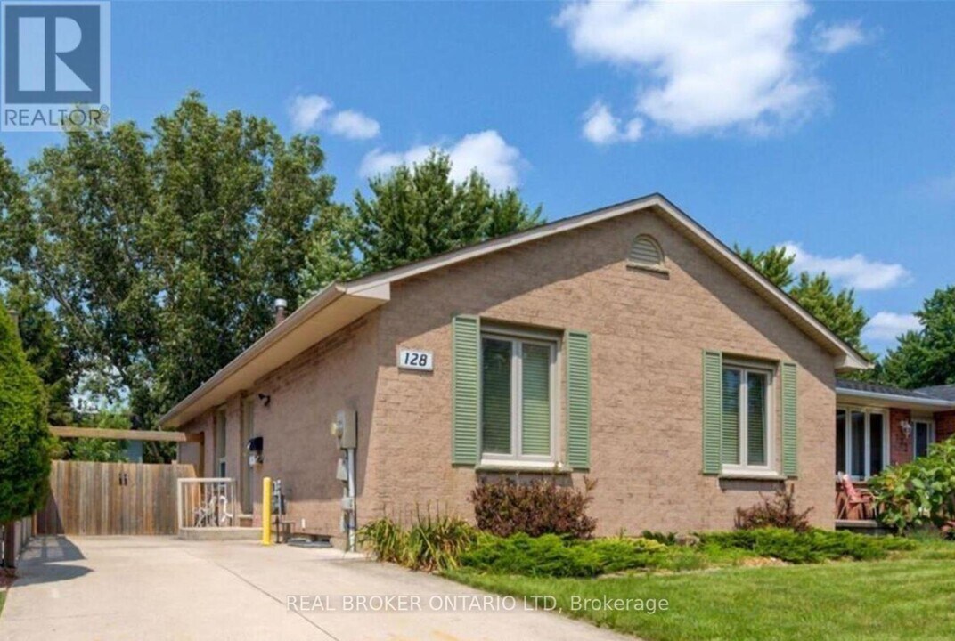 128 Blanchard Crescent in London, ON - Building Photo