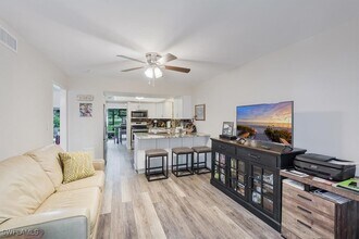 402 Bristle Cone Ln in Naples, FL - Building Photo - Building Photo