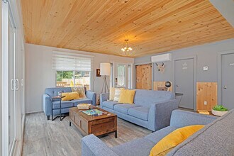 52 Rue Charette in Val-des-monts, QC - Building Photo - Building Photo