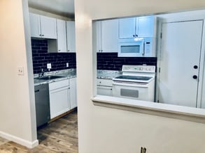 2 Strawberry Bank Rd in Nashua, NH - Foto de edificio - Building Photo