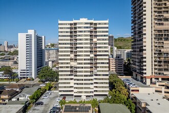 Pakalana in Honolulu, HI - Building Photo - Building Photo
