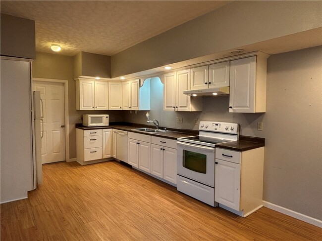 16 Clifton St in Unadilla, NY - Building Photo - Building Photo