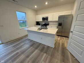 2925 Grand Rdg Dr in Greenwood, IN - Building Photo - Building Photo