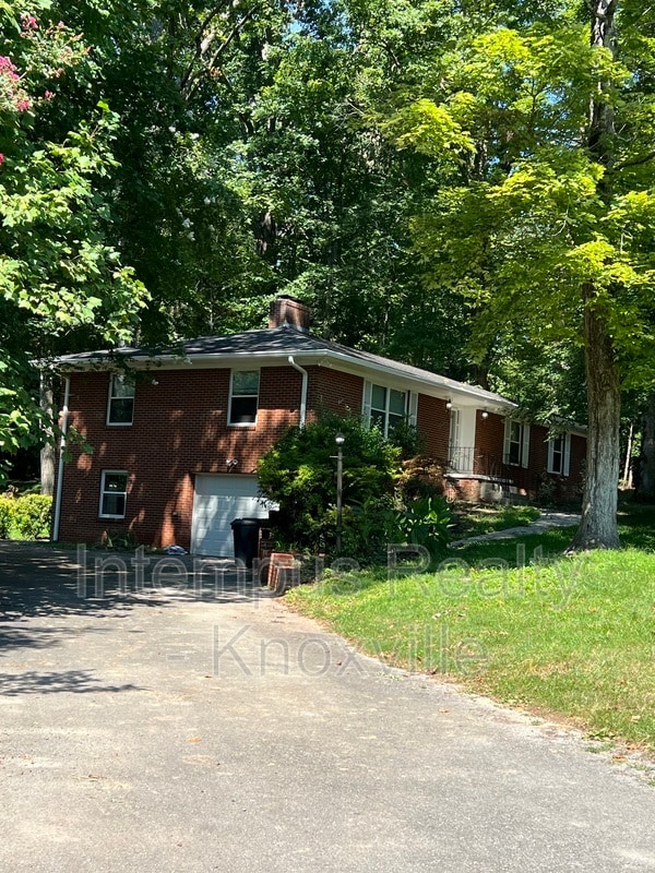 5801 Ridgewood Rd in Knoxville, TN - Building Photo - Building Photo