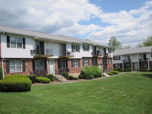 Hillcrest Luxury Condominiums in Waterbury, CT - Building Photo