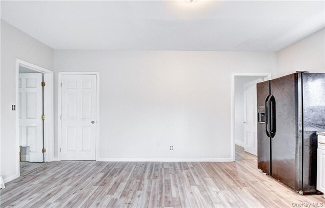 202 Midland Lake Rd in Middletown, NY - Building Photo - Building Photo