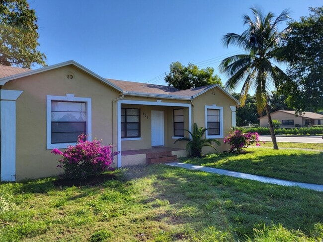 property at 401 SW 10th St